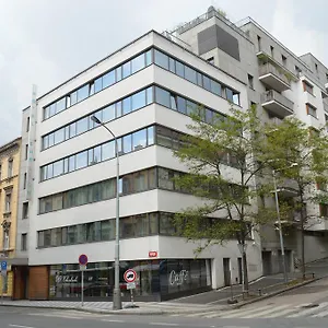 Ehrlich 4*, Прага Чехия